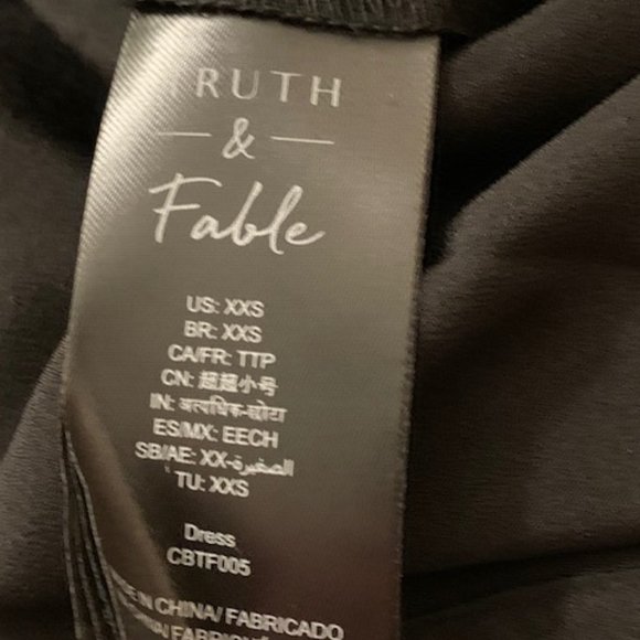 Truth & Fable Black Sheer Lace Long Sleeve Triangle Back Cut Out Dress XXS NWT - Picture 5 of 7